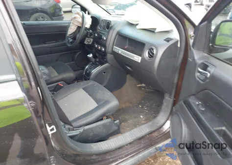 2014 Jeep Compass Sport z USA, uszkodzony, nr VIN 1C4NJCBA1ED720613